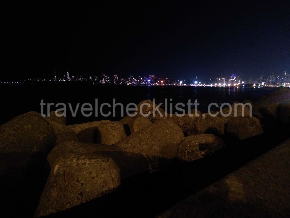 Marine Drive Mumbai, Night view
